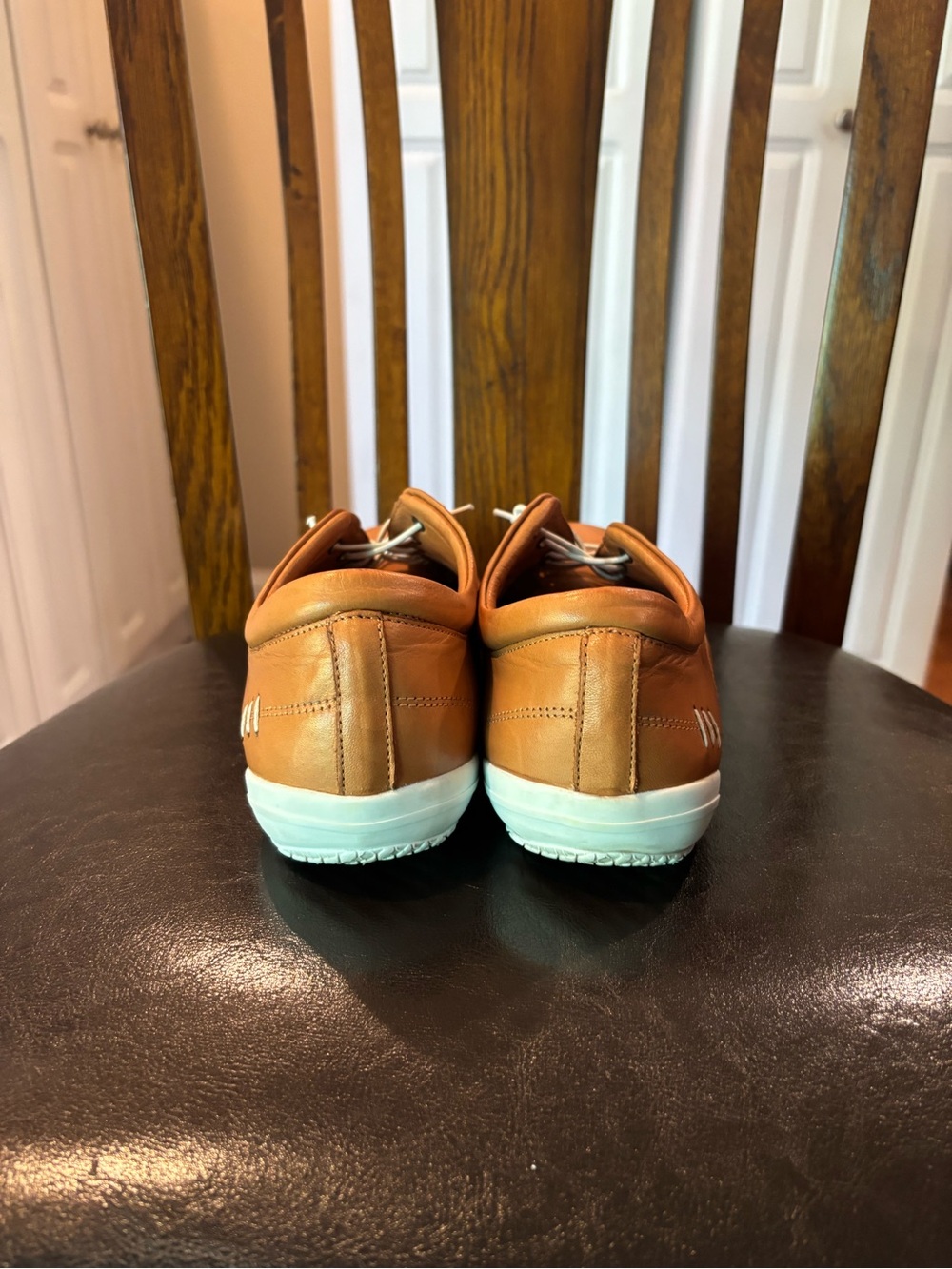 Gelato Women’s Casual Low-Top Sneakers in Buttery Tan Leather - Picture 5 of 8
